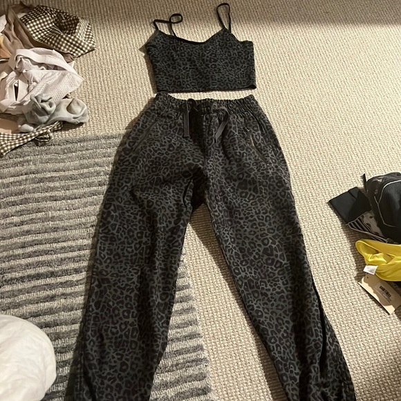 TNA cheetah print lounge set - Picture 2 of 4